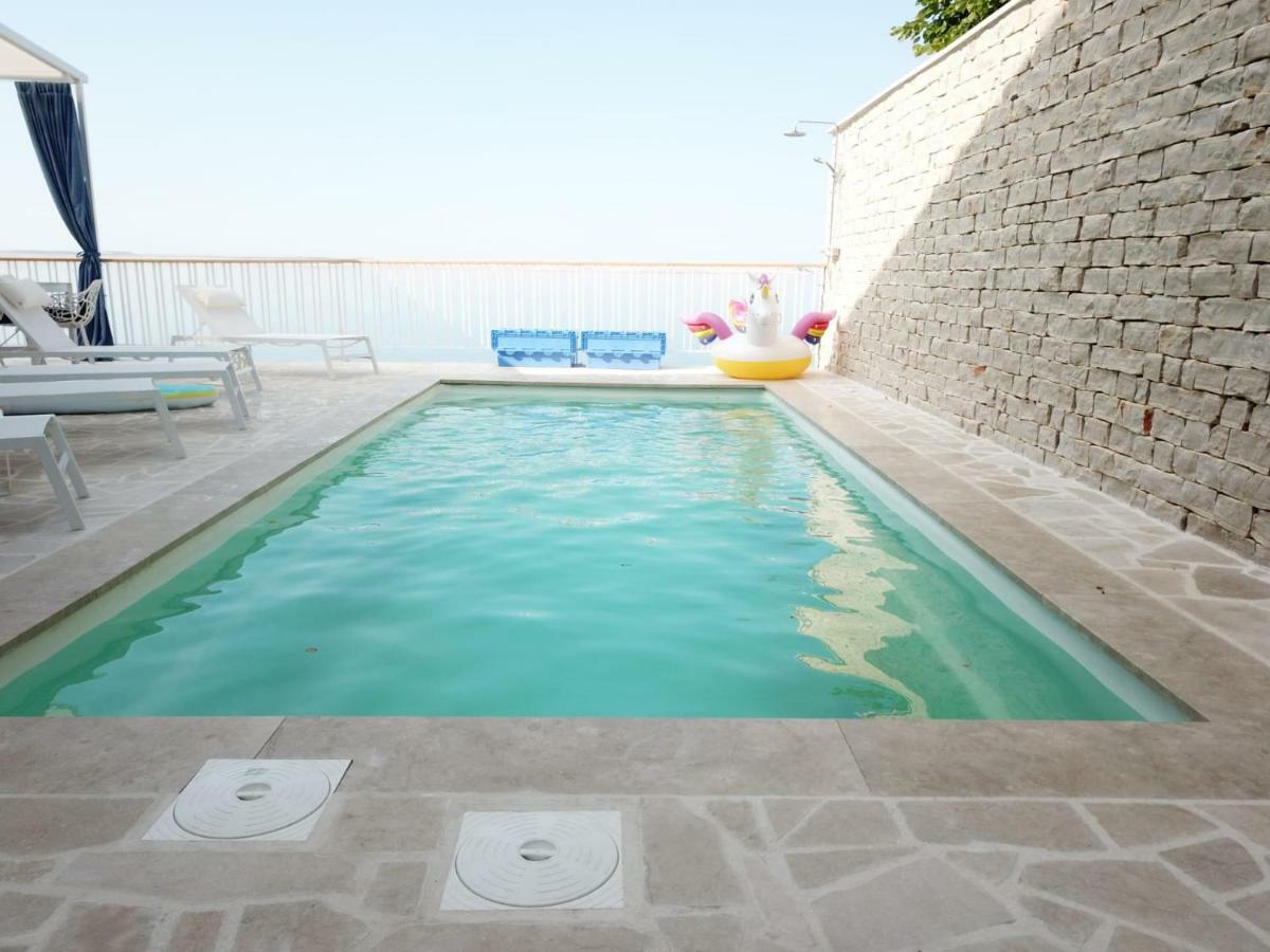 Villa Beline Direct Aan Zee, Verwarmd Zwembad En Sauna Трибань-Крушчица Экстерьер фото