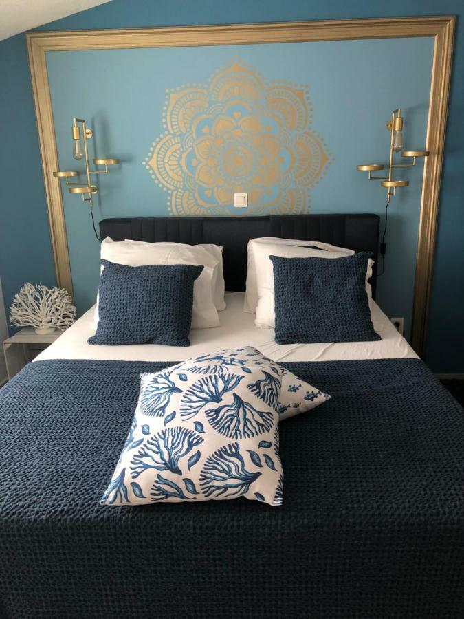 Villa Beline Direct Aan Zee, Verwarmd Zwembad En Sauna Трибань-Крушчица Экстерьер фото