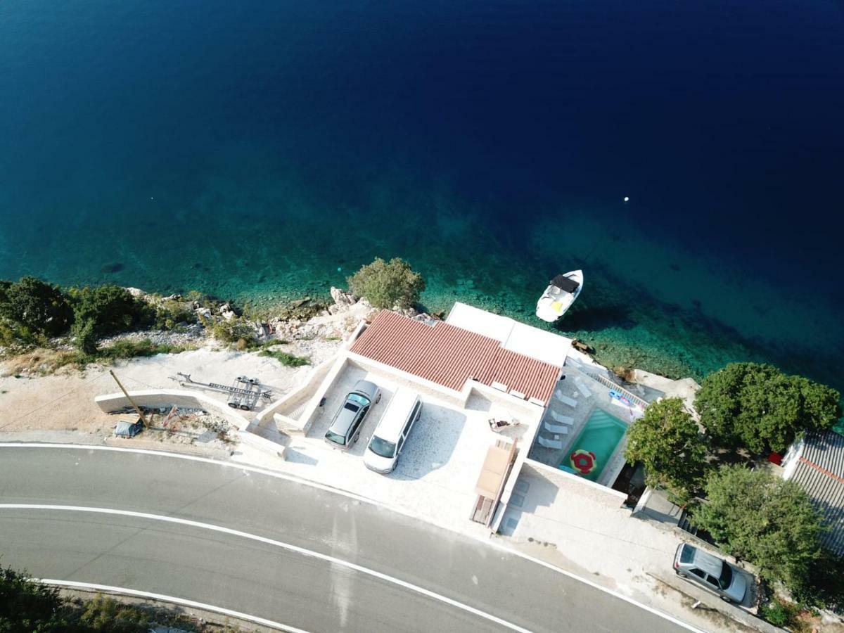 Villa Beline Direct Aan Zee, Verwarmd Zwembad En Sauna Трибань-Крушчица Экстерьер фото