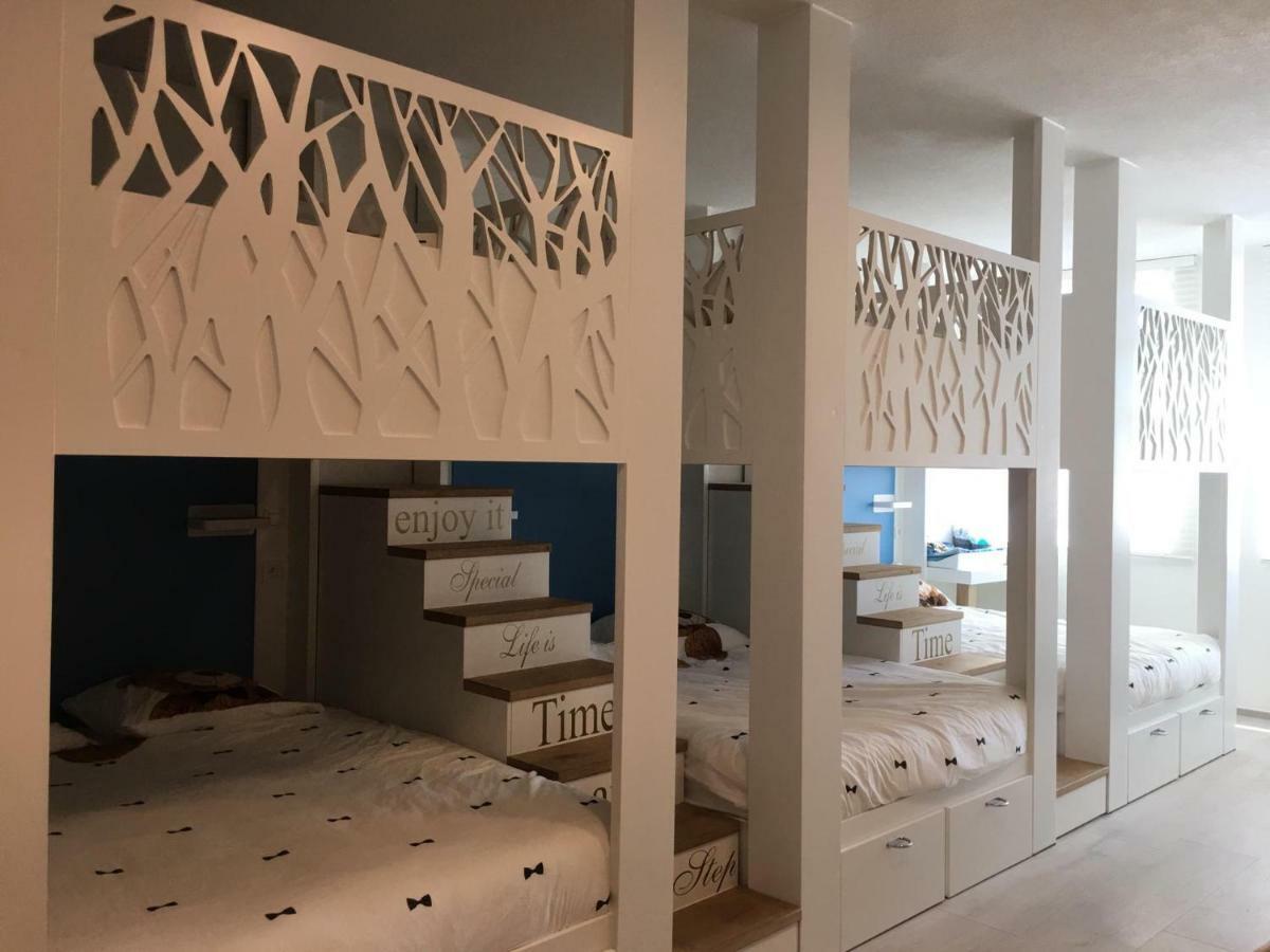 Villa Beline Direct Aan Zee, Verwarmd Zwembad En Sauna Трибань-Крушчица Экстерьер фото