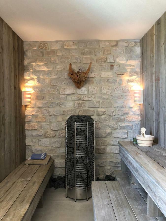 Villa Beline Direct Aan Zee, Verwarmd Zwembad En Sauna Трибань-Крушчица Экстерьер фото
